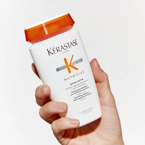 شامپو نوتریتیو کراستاس آبرسان قوی مناسب موهای خیلی خشک و دهیتراته KERASTASE bain satin 2