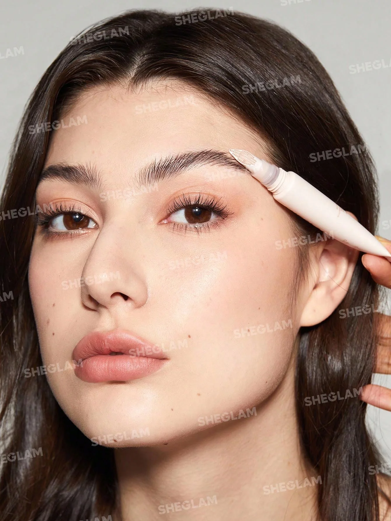 ژل ابرو تیوپی حالت دهنده شیگلم برس دار breakdown brow gel کد 6785
