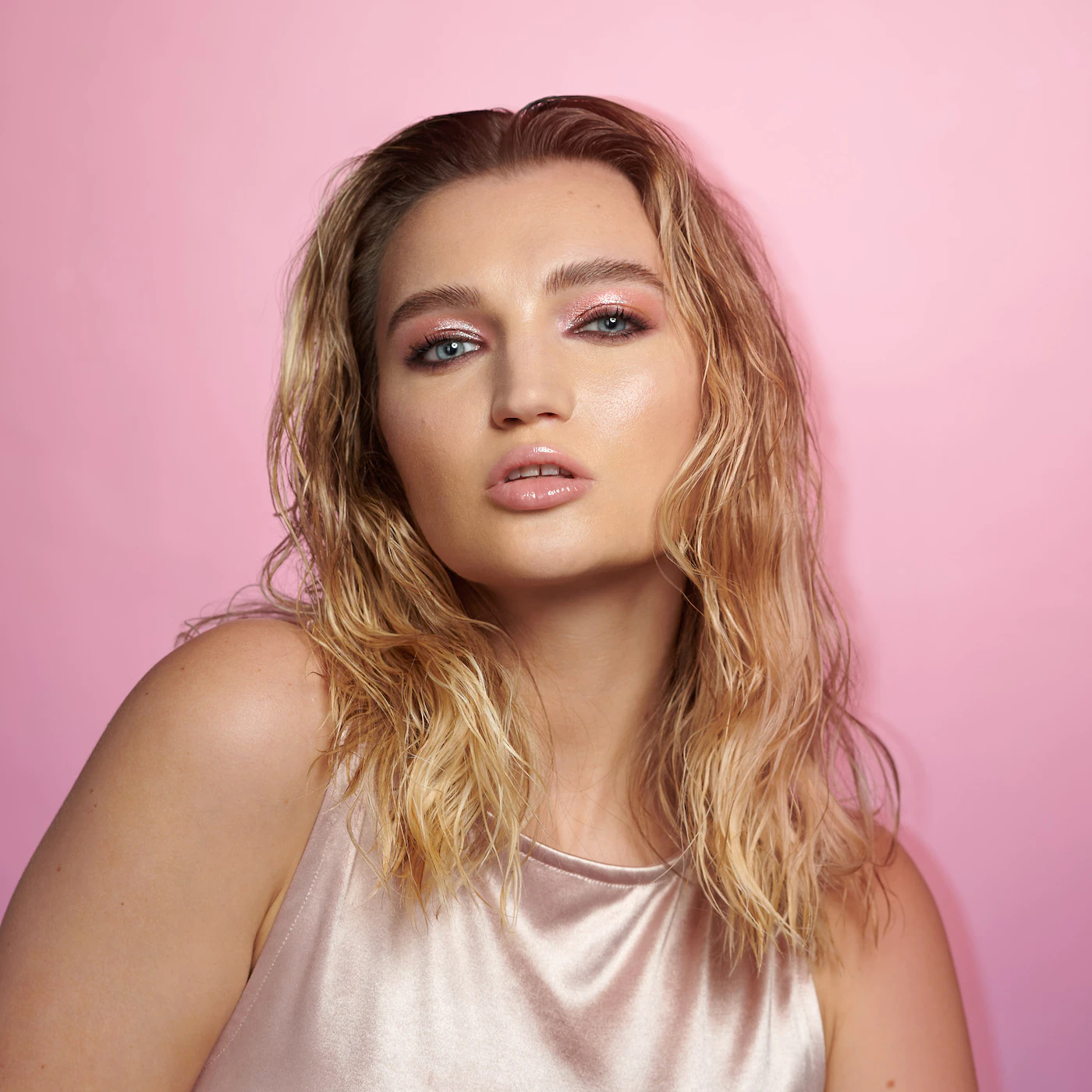 پالت سایه رز کوارتز هدی بیوتی huda beauty rose quartz pallete