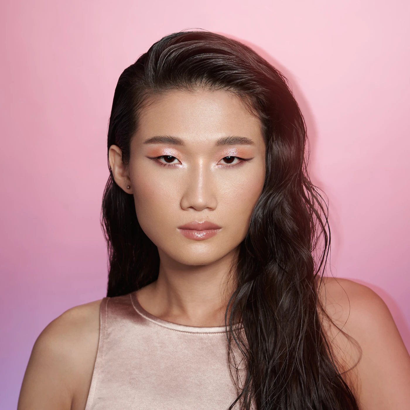 پالت سایه رز کوارتز هدی بیوتی huda beauty rose quartz pallete