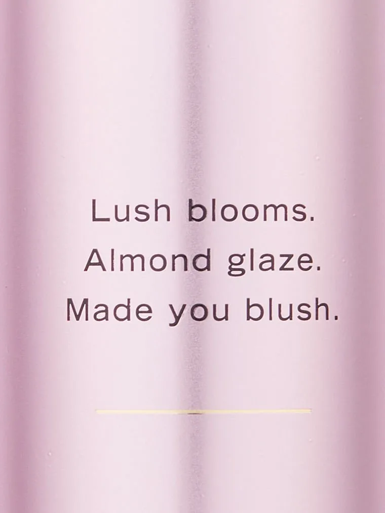 بادی میست ولوت پتالز ویکتوریا سکرت رایحه وانیل شکوفه بادام Velvet Petals