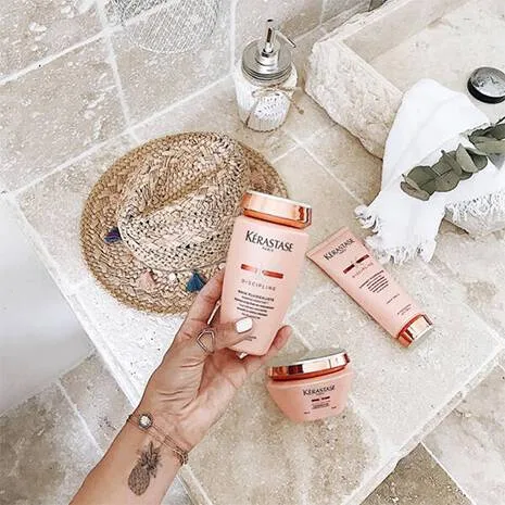شامپو کراستاس مغذی صاف و درخشان کننده ضو وز و موخوره kerastase bain fluidealiste gentle