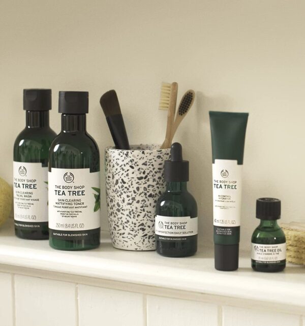ژل شستشوی صورت درخت چای | بادی شاپ تی تری 250میل body shop tea tree gel