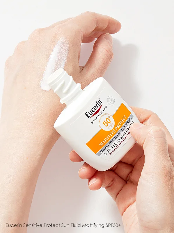 ضد آفتاب فلوئیدی مات کننده اوسرین پوست چرب و حساس ضد آب بدون چربی و عطر SPF50